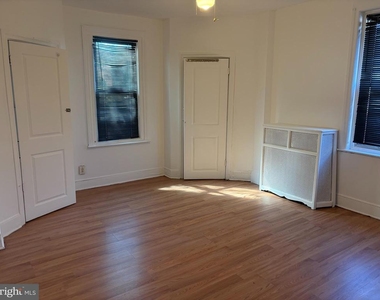 7058 Saybrook Avenue - Photo Thumbnail 3