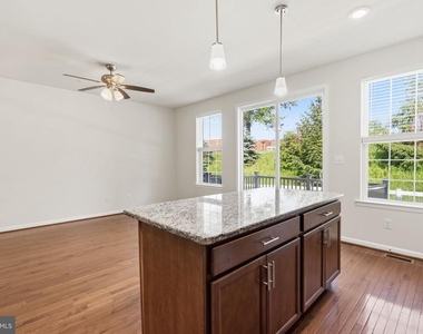 423 Sweet Bay Lane - Photo Thumbnail 16