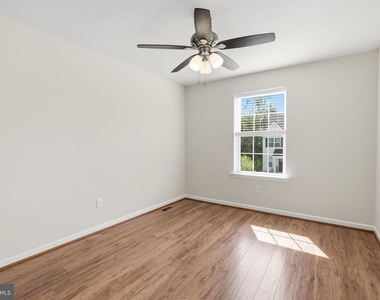 423 Sweet Bay Lane - Photo Thumbnail 27