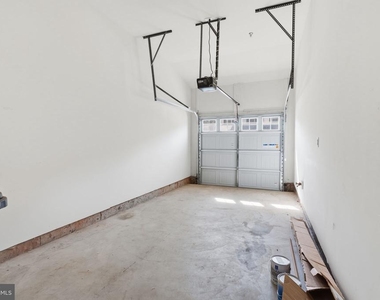 423 Sweet Bay Lane - Photo Thumbnail 32