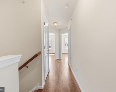423 Sweet Bay Lane - Photo Thumbnail 25