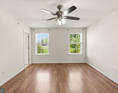 423 Sweet Bay Lane - Photo Thumbnail 22