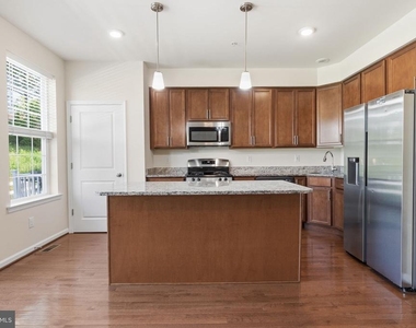 423 Sweet Bay Lane - Photo Thumbnail 13