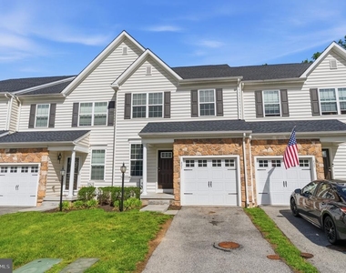 423 Sweet Bay Lane - Photo Thumbnail 1