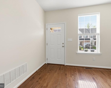 423 Sweet Bay Lane - Photo Thumbnail 4
