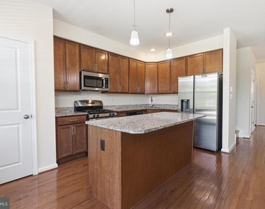 423 Sweet Bay Lane - Photo Thumbnail 18