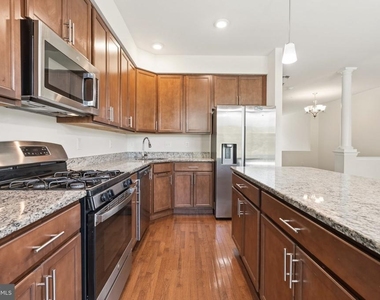 423 Sweet Bay Lane - Photo Thumbnail 15