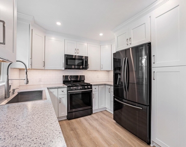 524 Continental Road - Photo Thumbnail 5