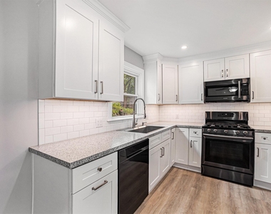 524 Continental Road - Photo Thumbnail 7