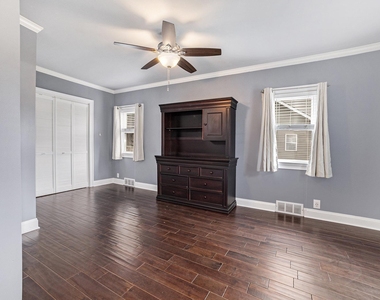 524 Continental Road - Photo Thumbnail 8