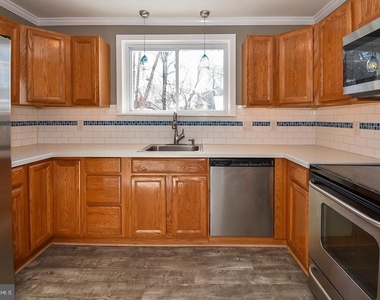 30 E 4th Avenue - Photo Thumbnail 3