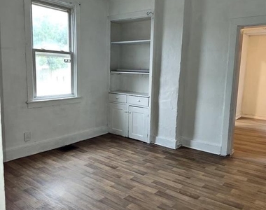 629 2nd St N - Photo Thumbnail 5