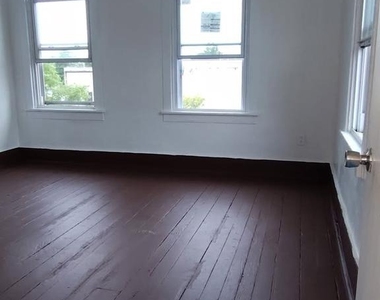 629 2nd St N - Photo Thumbnail 7