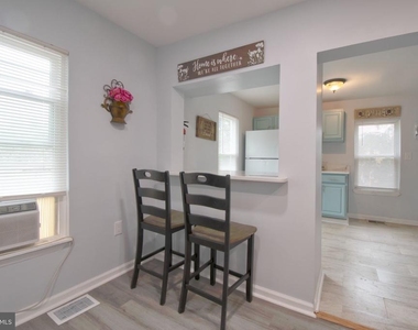 1012 W 3rd Street - Photo Thumbnail 3