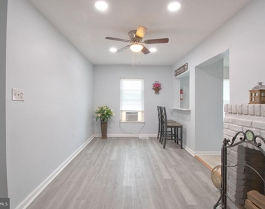 1012 W 3rd Street - Photo Thumbnail 8