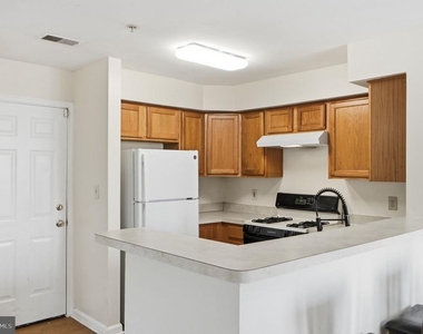 9900 Sassafras Lane - Photo Thumbnail 8