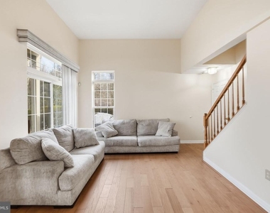 9900 Sassafras Lane - Photo Thumbnail 10
