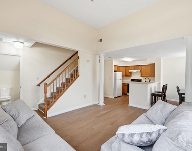 9900 Sassafras Lane - Photo Thumbnail 12