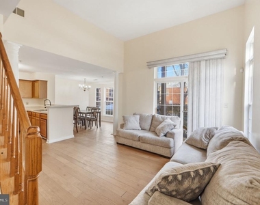 9900 Sassafras Lane - Photo Thumbnail 11