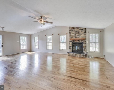 9217 Briarchip Street - Photo Thumbnail 12