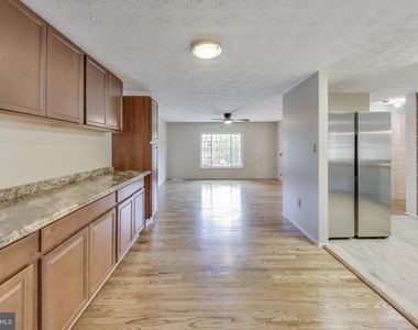 9217 Briarchip Street - Photo Thumbnail 7