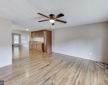 9217 Briarchip Street - Photo Thumbnail 6