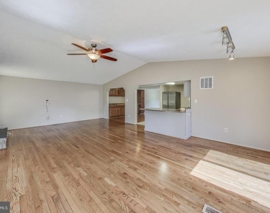 9217 Briarchip Street - Photo Thumbnail 14