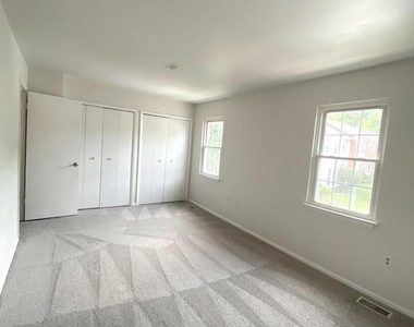 15947 Dorset Road - Photo Thumbnail 16