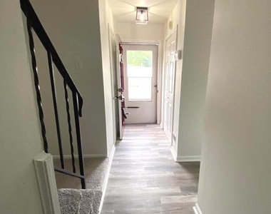 15947 Dorset Road - Photo Thumbnail 1