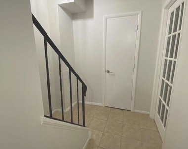 15947 Dorset Road - Photo Thumbnail 20