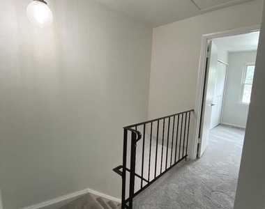 15947 Dorset Road - Photo Thumbnail 14