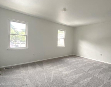 15947 Dorset Road - Photo Thumbnail 15