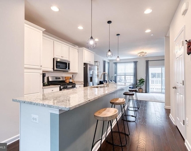 12925 Brickyard Boulevard - Photo Thumbnail 11