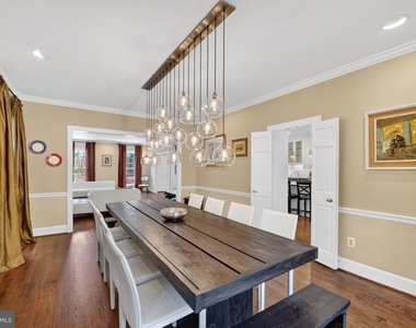 5115 Cape Cod Court - Photo Thumbnail 8