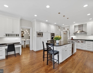 5115 Cape Cod Court - Photo Thumbnail 17