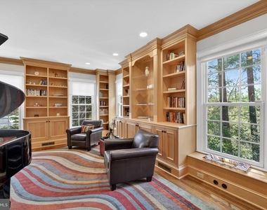 5115 Cape Cod Court - Photo Thumbnail 9