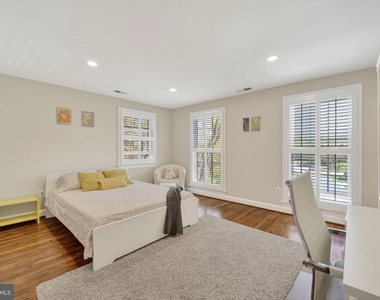 5115 Cape Cod Court - Photo Thumbnail 32