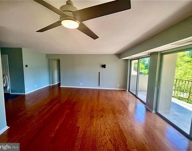 9039 Sligo Creek Parkway - Photo Thumbnail 13