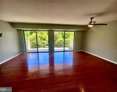 9039 Sligo Creek Parkway - Photo Thumbnail 12