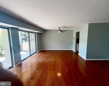9039 Sligo Creek Parkway - Photo Thumbnail 14