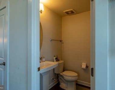 10536 My Girl Place - Photo Thumbnail 11
