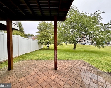 2107 Mardic Drive - Photo Thumbnail 6