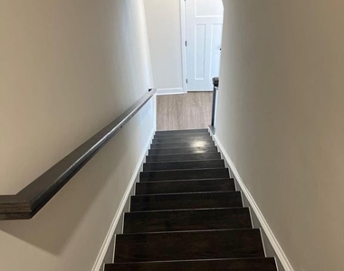 6000 Stoneroller St - Photo Thumbnail 8