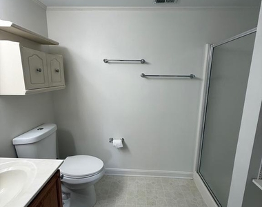 3820 Normandy Drive - Photo Thumbnail 4