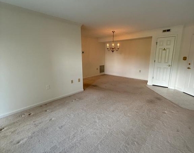 3820 Normandy Drive - Photo Thumbnail 10