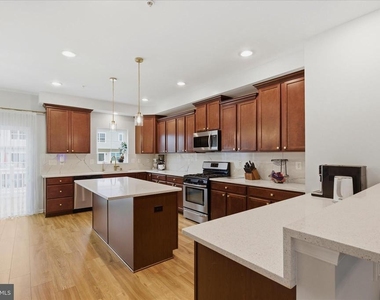 5457 Spotswood Place - Photo Thumbnail 6