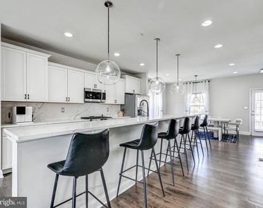 5000 John Buck Avenue - Photo Thumbnail 20