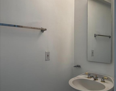 100 Harborview Drive - Photo Thumbnail 13