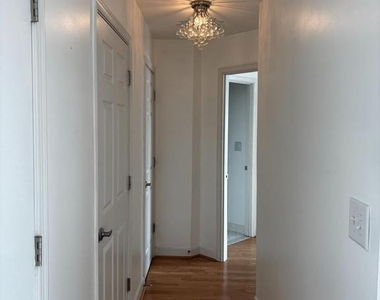 100 Harborview Drive - Photo Thumbnail 12