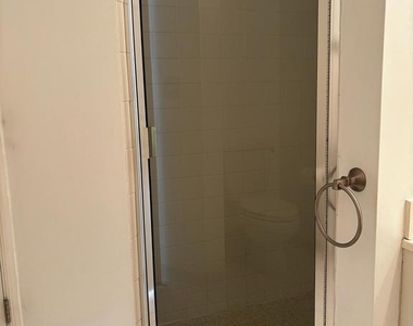 100 Harborview Drive - Photo Thumbnail 15